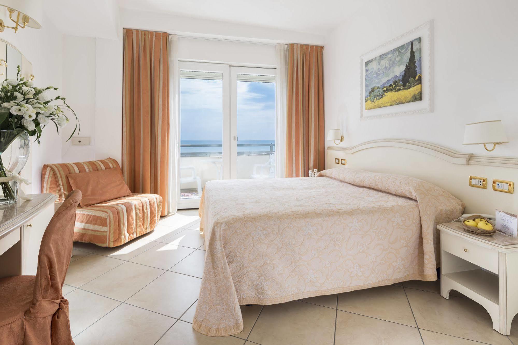 Hotel Acapulco Milano Marittima Exterior photo